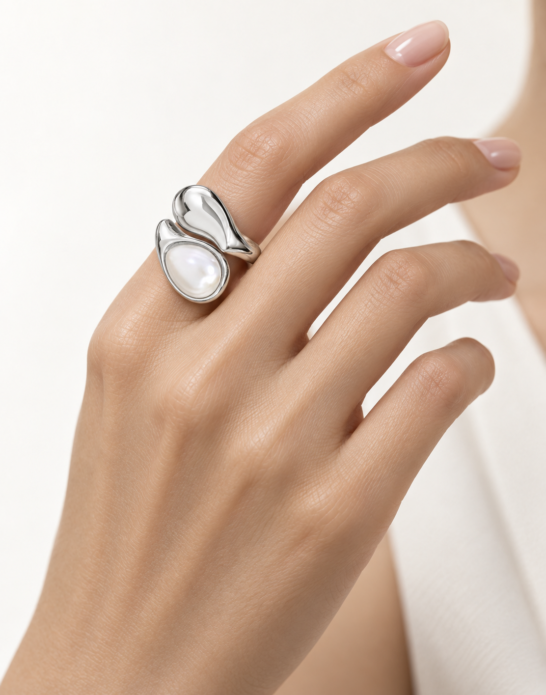 The Élan Pearl Ring
